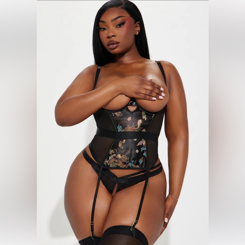 🖤 2 for $60 🖤. Use the offer button!